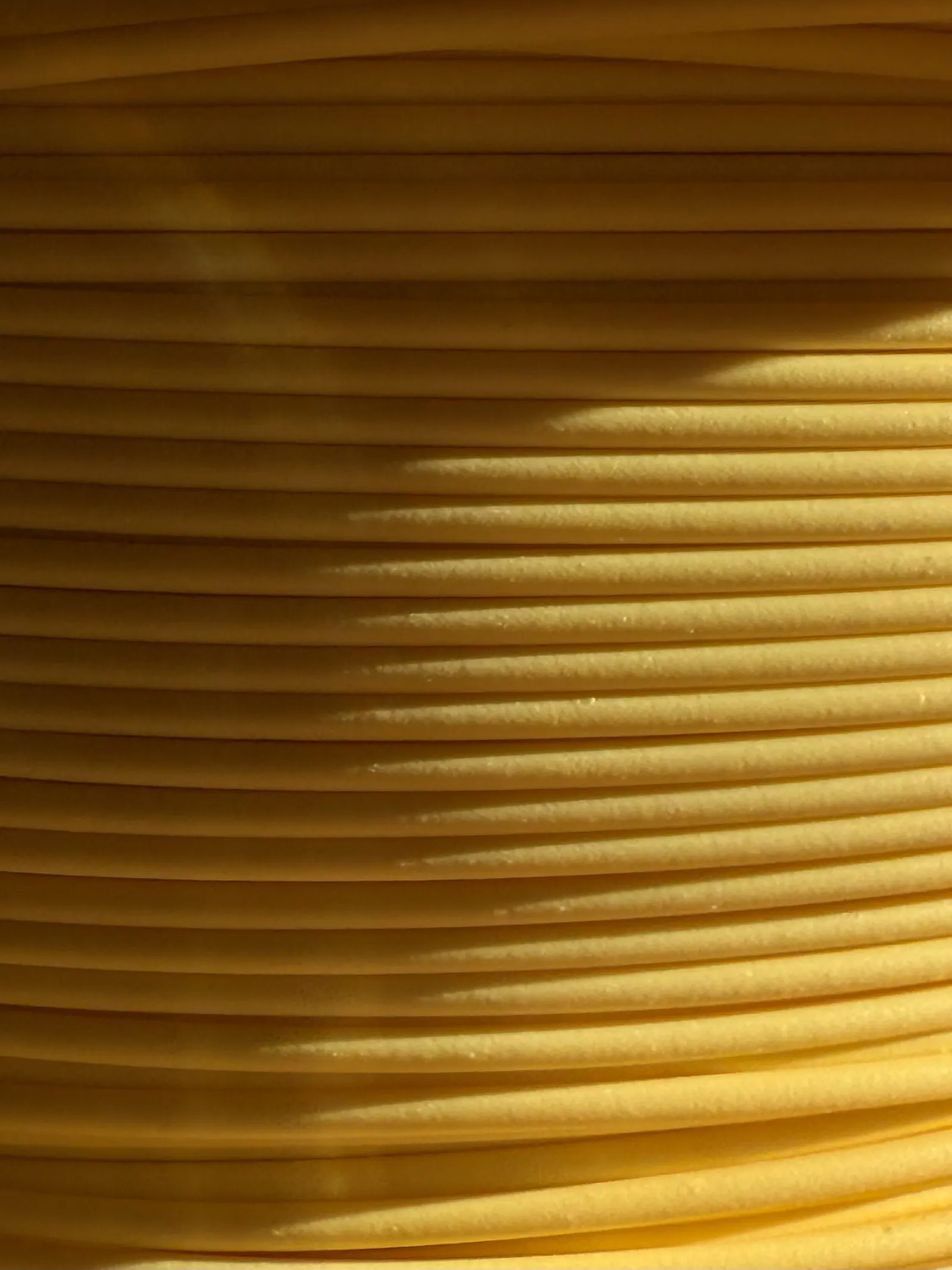 Bunte, individuell gestaltete Anhänger aus dem 3D-Drucker